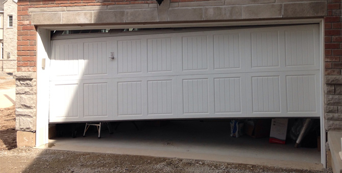 Garage door service in Oakville, Milton, Burlington, Brampton, Georgetown, Mississauga, Etobicoke, Toronto